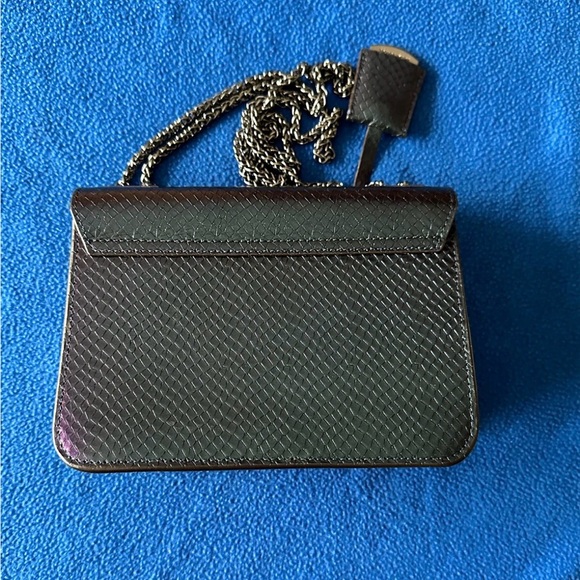 Henri Bendel New York Waldorf Chain Uptown Metallic Party Bag - Picture 3 of 11